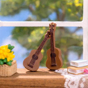 Mini guitare de simulation, instruments de musique miniatures pour micro-paysages, accessoires pour mini-jardins féeriques et gâteaux, décoration pour la maison, le bureau et la voiture - Product Image 2