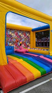 Photomaton Gonflable Viral, Cabine Vidéo Gonflable Virale, Photomaton avec Canapé et Bouée Flamingo - Product Image 4