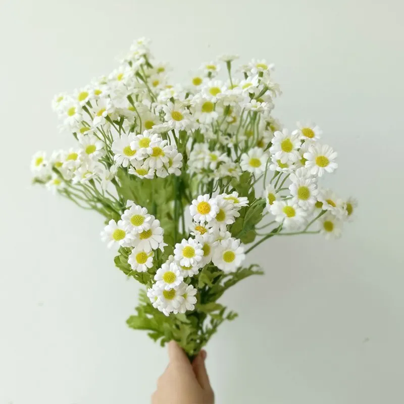 Redeco 30 teste di camomilla singola fiori di camomilla artificiale piccolo Bouquet di margherite crisantemo fiori secchi decorazioni per la casa