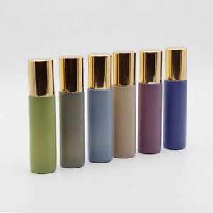 Bouteilles en verre cylindriques mates de 5 ml pour parfum et huiles essentielles, réutilisables, vertes, bleues, violettes, grises, avec applicateur roll-on luxueux – Vente en gros - Product Image 4