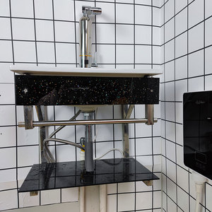 Calentador de Agua Eléctrico Instantáneo de Pared de 220V y 6000W, Económico, sin Tanque, para Uso Doméstico y en Hoteles, de Plástico - Product Image 1