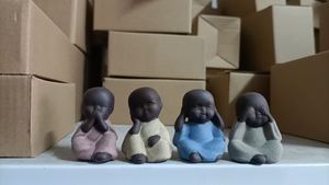 Cerámica de porcelana de 3x4,3 cm, artesanía de cerámica, 4 piezas, estatuas tradicionales bonitas de <span class=keywords><strong>Buda</strong></span> pequeño monje para decoración pequeña, <span class=keywords><strong>maceta</strong></span> para plantas - Product Image 2