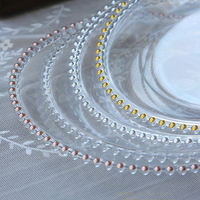 Assiettes de présentation rondes en plastique transparent perlé de 13 pouces pour mariages et événements