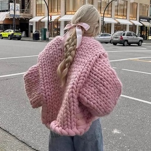 Tùy Chỉnh 100% Len Mùa Đông Đèn Lồng Tay Áo Phụ Nữ <span class=keywords><strong>Handmade</strong></span> Crochet Đan Áo Len Chunky Dệt Kim Corp Top Crochet Cardigan Phụ Nữ Áo Len - Product Image 4