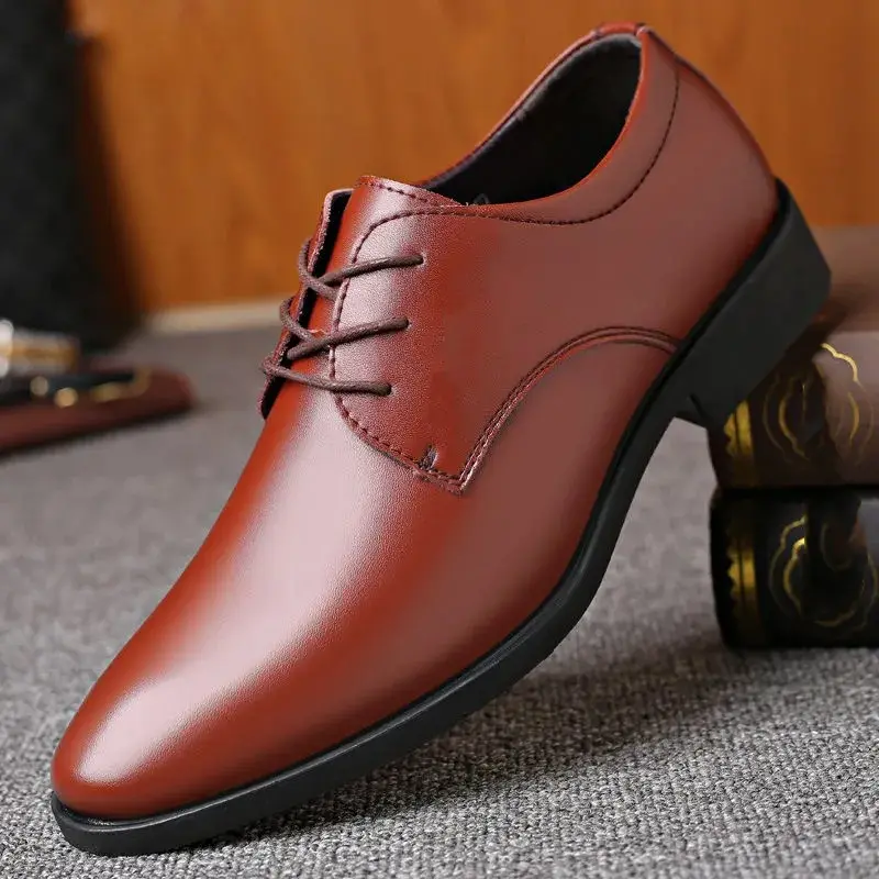 Men's Brand Casual Leather Formal Shoe Man Christmas party dress shoes Oxfords Vintage Retro waterproof Shoes Stock