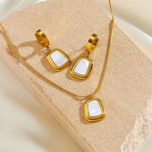 Gold Plated Stainless Steel Trapezoid <b>Perfume</b> <b>Bottle</b> Pendant Necklace Earrings for Wedding Parties Anniversaries Gifts - Product Image 3