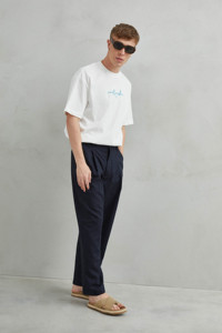Camiseta Imperio Shop Estilo Australiano Unisex Oversize Blanca Transpirable con Estampado de Koala, Cuello Redondo y Manga Corta para Hombre - Product Image 4