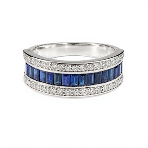 Bague en saphir bleu en argent sterling 925 plaqué rhodium, sertie de baguettes, style luxueux pour femmes/unisexe/enfants - Product Image 1