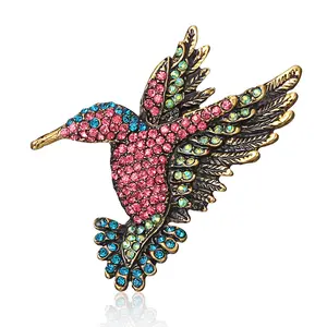 Vente en gros broche oiseau mignon en alliage de bronze antique broches accessoires de costume multicolore cristal colibri animal broche