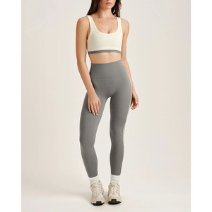 Nuovo Arrivo 2026: Top Sportivo da Donna con Scollo a Barca Anteriore e Posteriore, con Canotta Integrata, per Yoga e Palestra, con Dettagli a Contrasto Colore, Reggiseno Sportivo per Fitness - Product Image 4