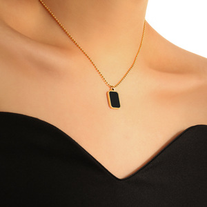 Collana con Amuleto Rettangolare Personalizzabile, <span class=keywords><strong>Catena</strong></span> con Perline Confortevoli, Ciondolo Nero in Acciaio Inossidabile Placcato Oro 18K PVD - Product Image 2