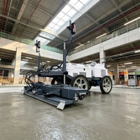 Niveleuse laser à béton autotractée Radiant pour applications commerciales de revêtements de sol de grande envergure