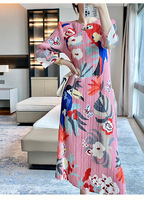 Robe plissée sur mesure style Miyake pour femme, élégante, imprimé floral oiseaux exotiques, manches 3/4, longueur maxi, tenue de fabricant