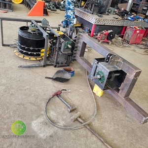 Guide-Q900 Récolteuse de fourrage et de céréales à double rangée, tractée par tracteur, avec hacheuse, transmission par engrenages et remorque latérale - Product Image 4