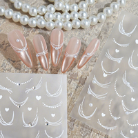Autocollants pour ongles de manucure française style luxe léger avec perles, strass et motifs de perles élégants blanc pur