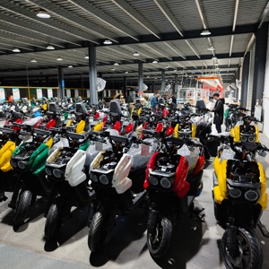 Scooter de Alta Calidad, Motocicleta Ligera para Adultos, de Larga Distancia, Personalizable, con Disco de 220 mm - Product Image 4