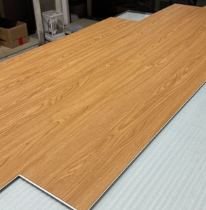 Suelo SPC Impermeable Autoadhesivo de 4mm a Bajo Precio para Renovación Rápida de Casas Antiguas - Product Image 1