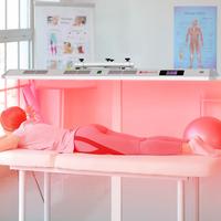 Panneau de luminothérapie infrarouge proche rouge à 7 longueurs d'onde, professionnel, sur pied, OEM, pour salon de beauté et spa Biomol