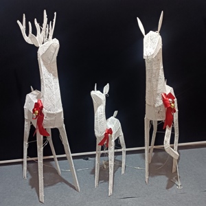 Décorations de cerfs de Noël éclairées par la famille de rennes illuminés pour l'affichage de vacances en plein air - Product Image 6