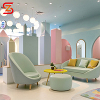 Ensemble de design d'intérieur personnalisé pour salon de coiffure pour enfants : fauteuils de barbier, comptoir de service, présentoir de vente au détail, boutique de coiffure tendance pour enfants