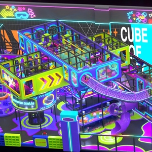 Aire <span class=keywords><strong>de</strong></span> jeux intérieure Cyber Neon Aoleao, équipement <span class=keywords><strong>de</strong></span> jeux pour enfants, lumières LED, toboggans, piscines à balles, trampoline - Product Image 3