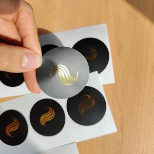 Étiquettes de bougies de luxe les plus populaires, impression personnalisée du logo, design en relief, autocollant en papier gaufré pour bougies et parfums - Product Image 6