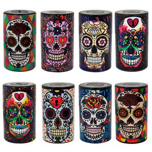 Vente en gros : Nouveau design – Pot cylindrique en plastique motif tête de mort avec couvercle hermétique à bouton-poussoir, idéal pour le stockage des fleurs séchées et la protection contre les odeurs. - Product Image 1