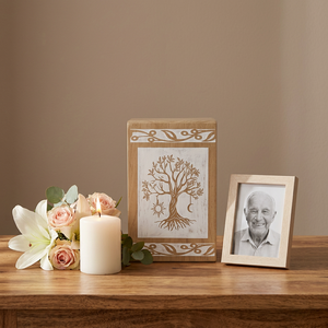 Urna de Madera Árbol de la Vida con Acabado Natural para Cenizas Humanas Adultas, Conmemoración, Diseño Personalizable - Product Image 2
