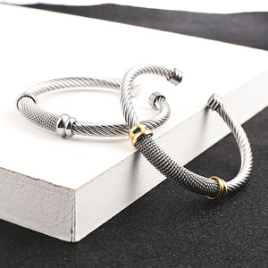 ACEWORKS Bracelet jonc ouvert en maille milanaise |   Acier inoxydable plaqué or 18K PVD unisexe |   Pince à cheveux imperméable, durable et tendance - Product Image 4