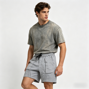 Shorts en molleton de coton pour homme avec logo personnalisé, coupe ample et taille élastiquée avec cordon de serrage, pour le streetwear et l'été - Product Image 3