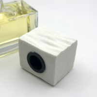 Diskon besar 50ml 100ml botol parfum kaca bentuk persegi silinder dengan semprotan halus tutup keramik dan tutup batu