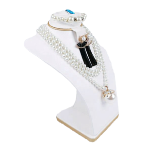 Présentoir à bijoux en cuir PU blanc, buste de mannequin en bois élégant pour colliers, bracelets, bagues et boucles d'oreilles - Product Image 1