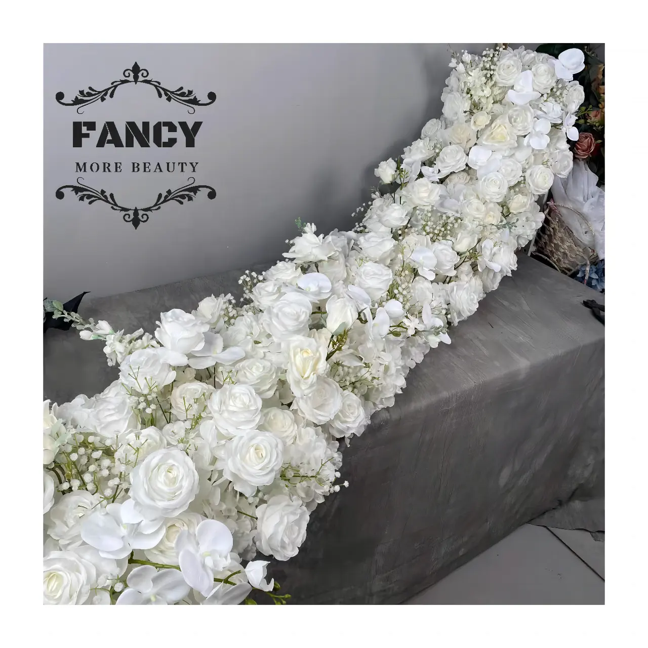 خلفية مناسبة مخصصة ، طاولة عداء زهور بيضاء للصف للزفاف