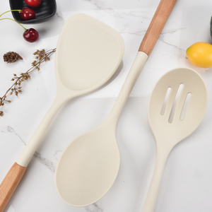 8: أواني طبخ من السيليكون طقم أواني طهي غير لاصقة ملعقة مضارب مجرفة مقبض خشبي للمطبخ - Product Image 5