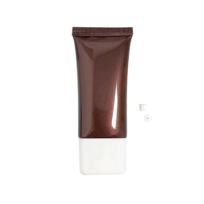 White ultra flat cap