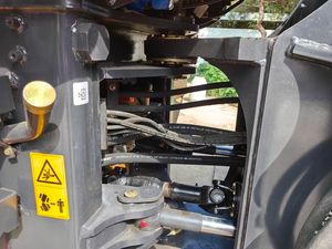Chargeuse sur pneus SDLG L958F d'occasion en bon état, faible nombre d'heures de fonctionnement, moteur d'origine, système hydraulique puissant, à vendre - Product Image 6