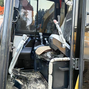 Mini pelleteuse Komatsu d'occasion PC56 2023 Modèle bon état Moteur CUMMINS pour boîte de vitesses hydraulique Honda 5.6 tonnes - Product Image 5