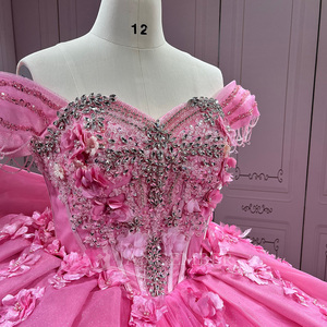 Vestido de Gala Rosa Lsmu188 para Quinceañera/Sweet 16 con Cola de Capilla y Escote Corazón, 100% Poliéster - Product Image 3