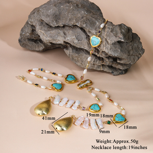 Elegante Collana a Y con Perle Naturali e Accenti a Cuore in Malachite, Ciondolo Placcato Oro, Accessorio di Moda per Ogni Giorno ed Eventi Speciali - Product Image 3