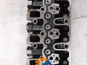 Piezas de Motor BF4N1013, Cabeza de Cilindro para Excavadora EC210B EC210C EW210 ZX200-3 SY215 EW160 EW180 EW210 - Product Image 2