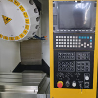 Centre d'usinage vertical industriel CNC 4 axes T700 VMC pour le traitement de moules et de matrices dans l'industrie automobile et aérospatiale