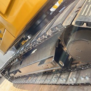 Excavatrice sur chenilles CAT 310 d'occasion, 10 tonnes, 95% neuve, pour travaux de construction et de terrassement - Product Image 2