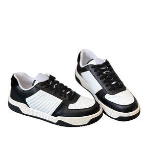 Zapatillas Casuales Bajas Blancas y Negras, Mocasines de Cuero Premium con Paneles Perforados, Unisex, Antideslizantes, Resistentes a Impactos, Elevan la Estatura - Product Image 3