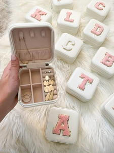 Estuche de Joyería de Viaje Personalizado para Collares y Anillos, Caja de Joyería con Cierre para Niñas, con Nombre, Caja de Almacenamiento para Propuesta de Dama de Honor - Product Image 2