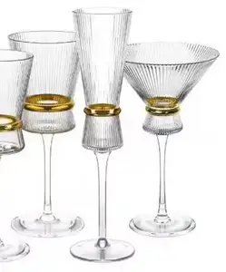 Vidro de vinho luxuoso do estilo do origami, vidro cristal sem chumbo, vidro listrado ouro do vinho