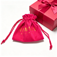 Pochette de rangement pour bijoux en suède rouge rose avec logo personnalisé, doublure en satin, cordon de serrage, 11*11cm