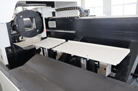 Nouvelle machine de découpe laser à fibre Razortek RZ60F pour tubes métalliques - Haute vitesse 120 m/min, CNC 3 axes avec commande Cypcut refroidie par eau