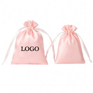 Sacs en satin de soie de haute qualité en gros, sacs d'emballage pour extensions de cheveux, pochettes à cordon, pochettes cadeaux pour perruques avec pompon - Product Image 4