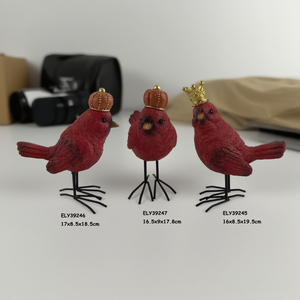 รูปปั้นนกสีแดงเรซิ่นสั่งทำพิเศษ พร้อมมงกุฎทอง ประดับตกแต่งสวน ระเบียง โต๊ะคริสต์มาส - Product Image 3