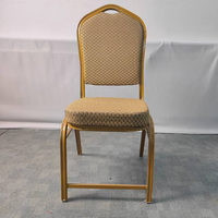 Chaises empilables modernes en métal de luxe à prix d'usine, idéales pour les églises, les mariages, les hôtels, les salles commerciales et les salles à manger
